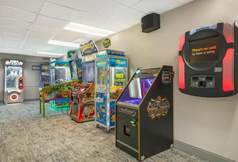 ホテル Fairway Inn And Suites