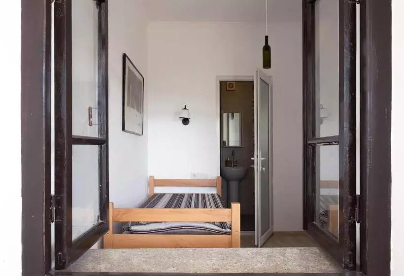 هاستل Chateau Napareuli