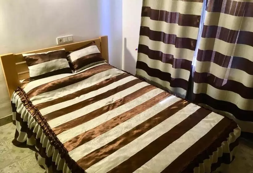 هاستل Chateau Napareuli