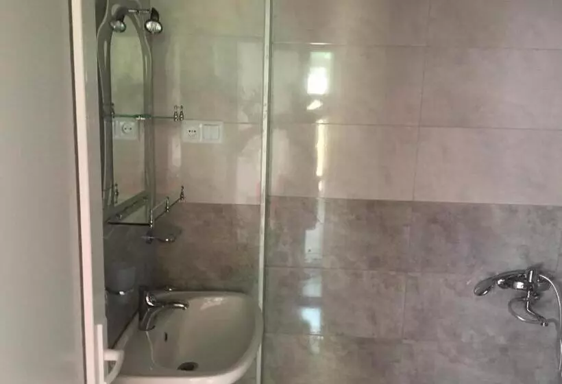 هاستل Inn David