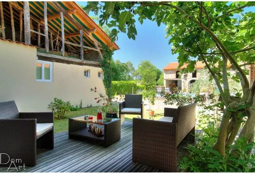 ベッドアンドブレックファースト Chambre D Hôtes La Cour Des Saligues