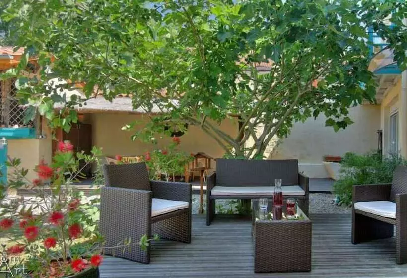 ベッドアンドブレックファースト Chambre D Hôtes La Cour Des Saligues