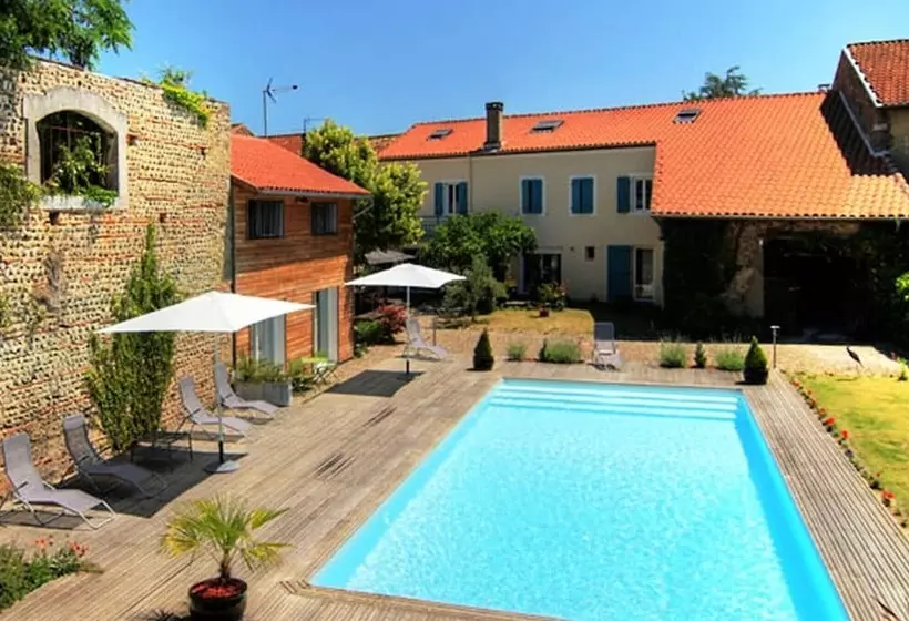 ベッドアンドブレックファースト Chambre D Hôtes La Cour Des Saligues