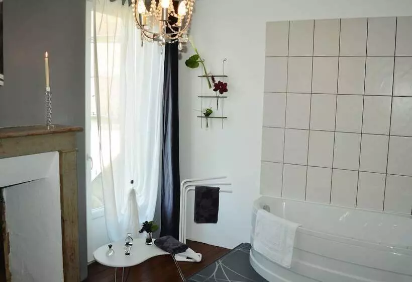 ベッドアンドブレックファースト Chambre D Hôtes La Cour Des Saligues