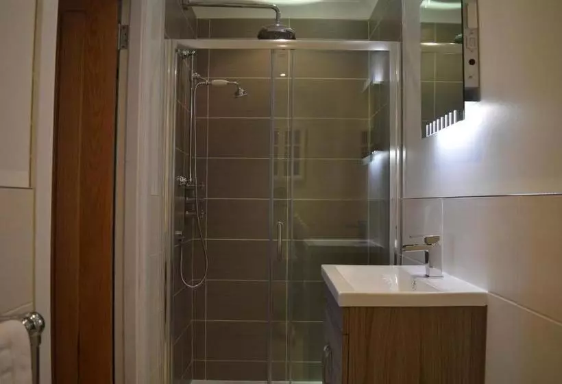 Aamiaismajoitus (B&B) The Tide