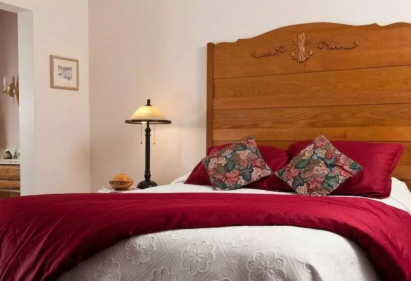 Aamiaismajoitus (B&B) The White Oak Inn