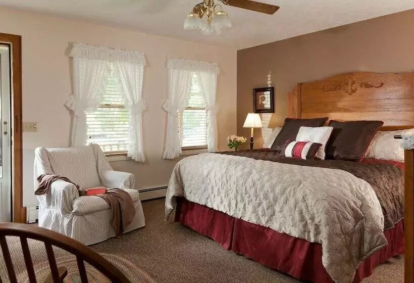 Aamiaismajoitus (B&B) The White Oak Inn