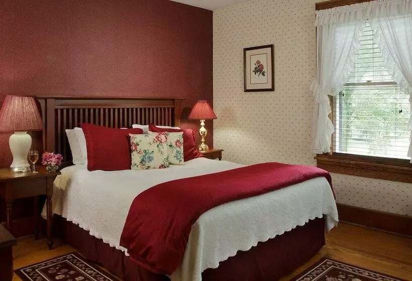 Aamiaismajoitus (B&B) The White Oak Inn