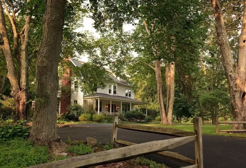 Aamiaismajoitus (B&B) The White Oak Inn