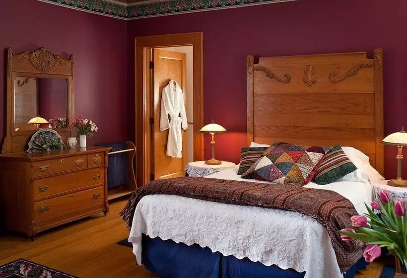 Aamiaismajoitus (B&B) The White Oak Inn