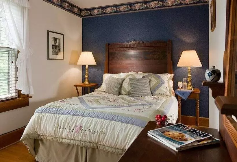 Aamiaismajoitus (B&B) The White Oak Inn