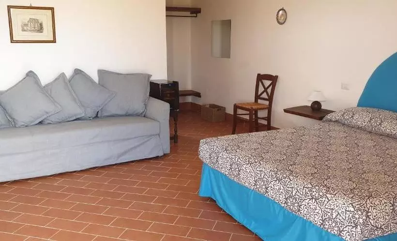 ホテル Agriturismo Podere Cirene