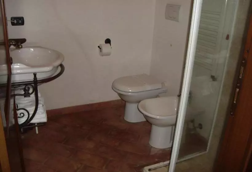 ホテル Agriturismo Podere Cirene