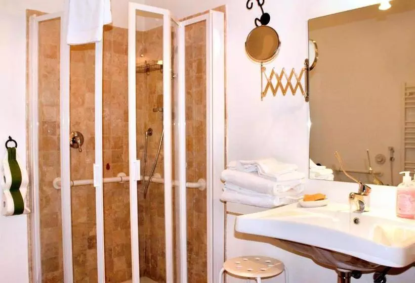 ホテル Agriturismo Podere Cirene