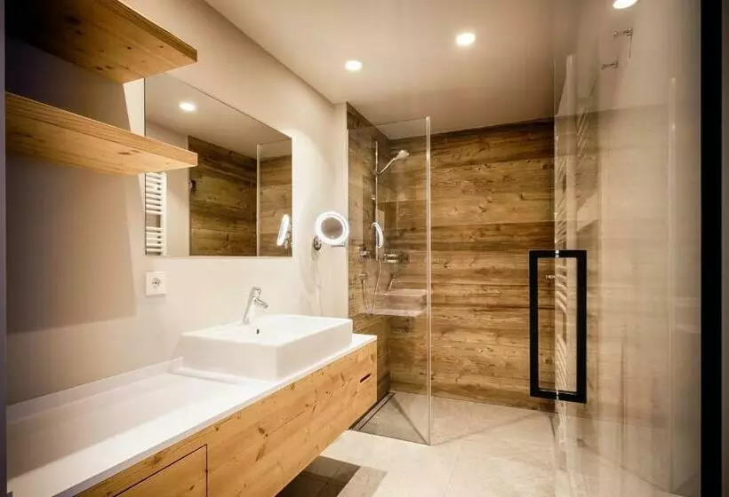 Hotelli & Chalets Edelweiss