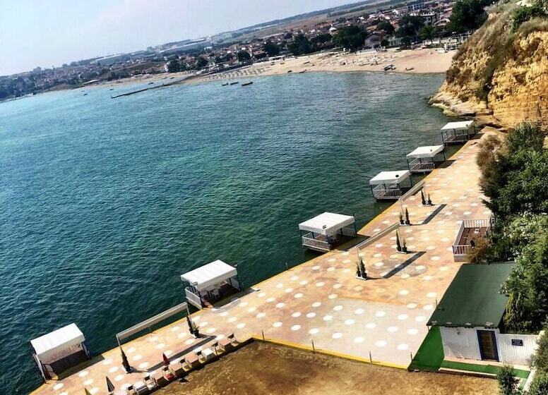 酒店 Family Resort