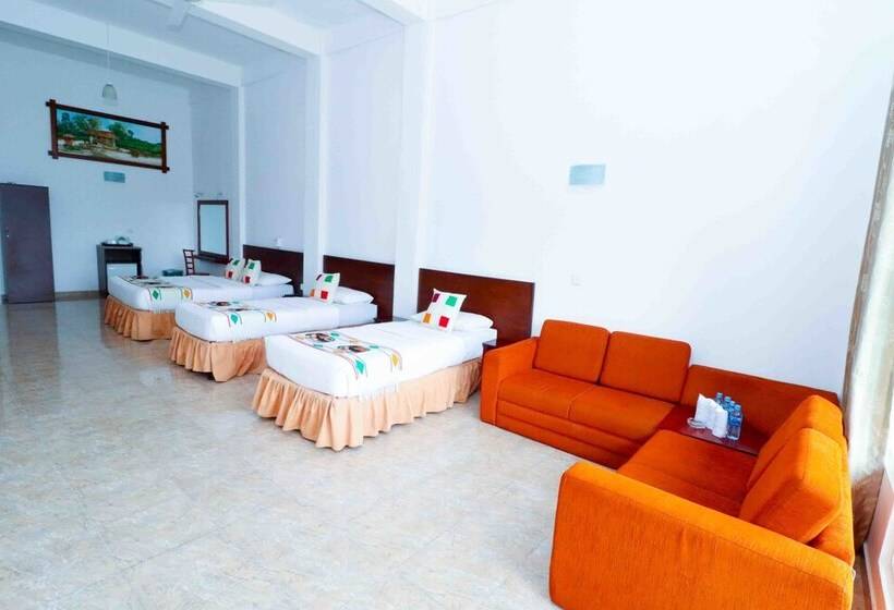 בית מלון כפרי Thuruliya