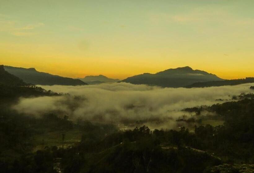 בית מלון כפרי Thuruliya