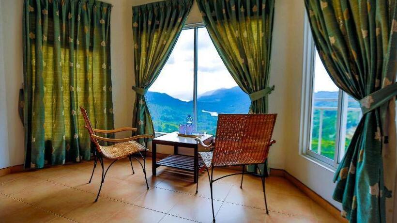 בית מלון כפרי Thuruliya