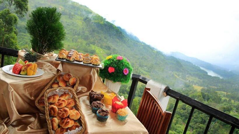 בית מלון כפרי Thuruliya