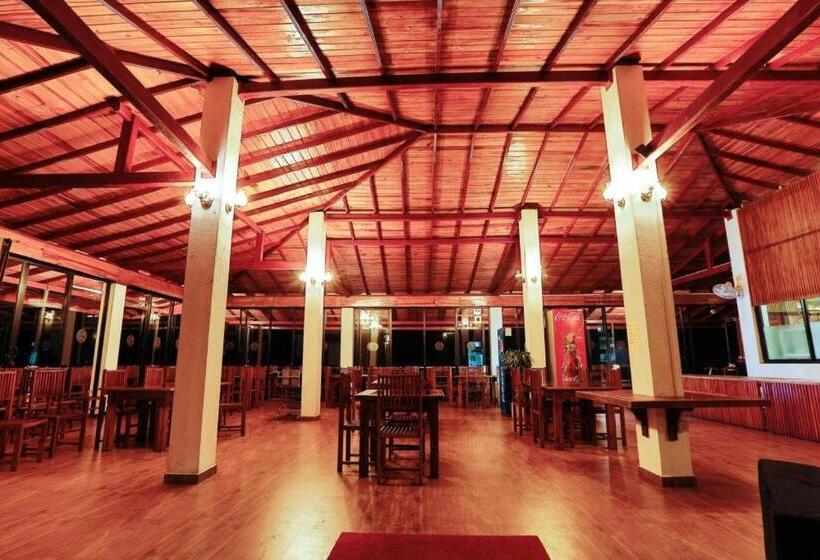 בית מלון כפרי Thuruliya