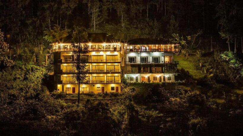 בית מלון כפרי Thuruliya