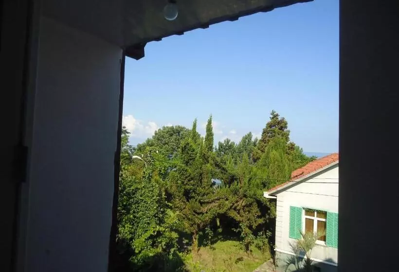 پانسیون Gios Guest House