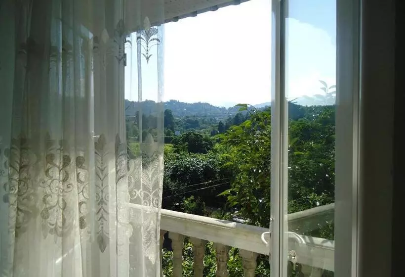 پانسیون Gios Guest House