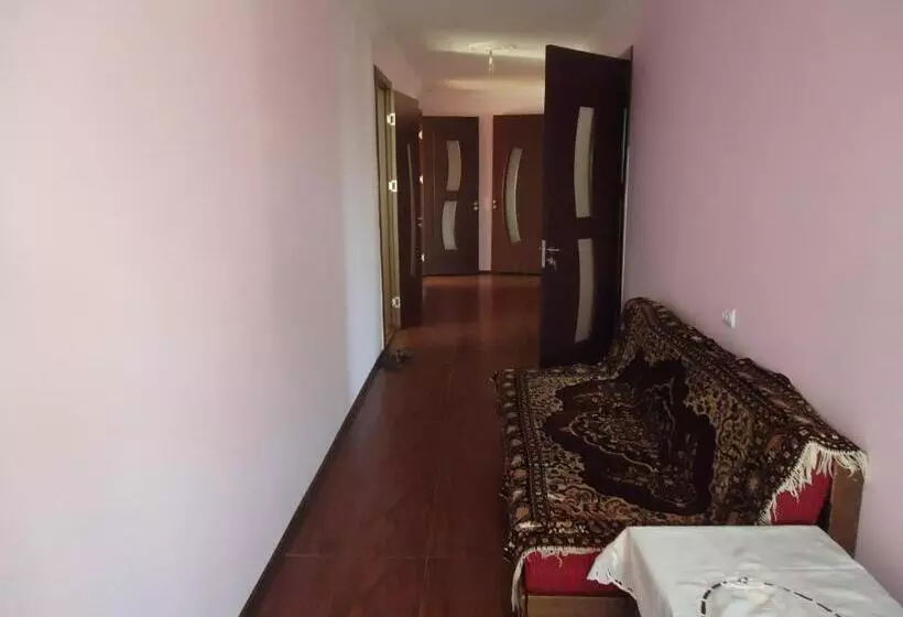 پانسیون Gios Guest House