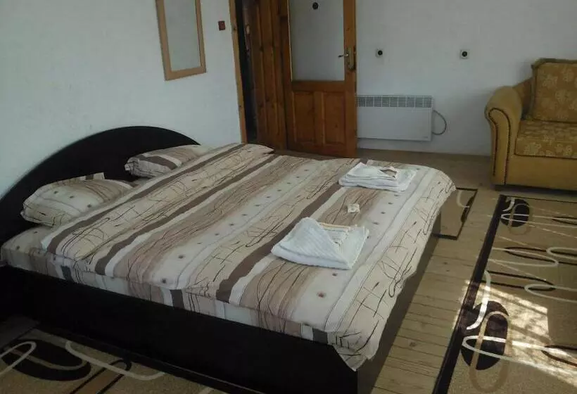 ペンション Guest House Jani