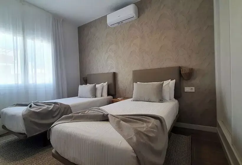 هتل Serena Del Mar By Livvo