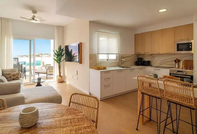 هتل Serena Del Mar By Livvo