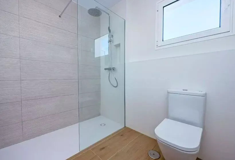 هتل Serena Del Mar By Livvo