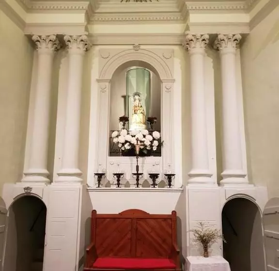 Retkeilymaja Santuari Mare De Déu Del Mont Restaurant Hostatgería