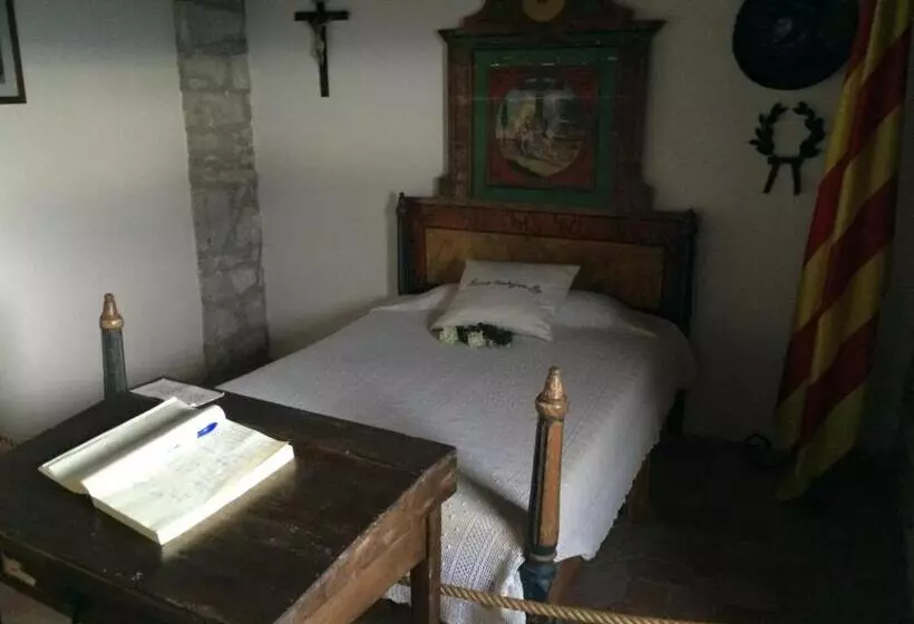 Retkeilymaja Santuari Mare De Déu Del Mont Restaurant Hostatgería