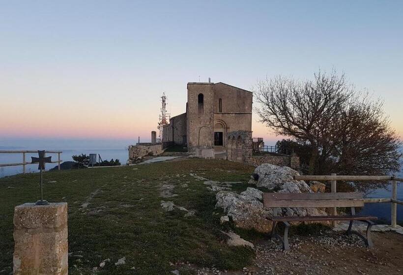 Общежитие Santuari Mare De Déu Del Mont Restaurant Hostatgería