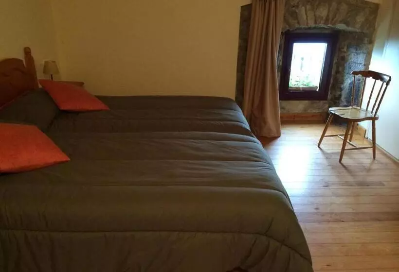 Retkeilymaja Santuari Mare De Déu Del Mont Restaurant Hostatgería