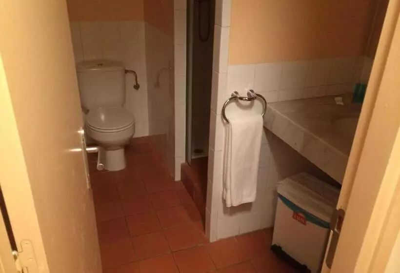 Retkeilymaja Santuari Mare De Déu Del Mont Restaurant Hostatgería