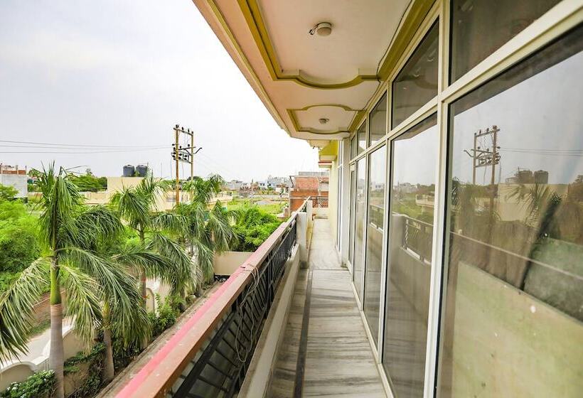 هتل Fabexpress Kriti Green