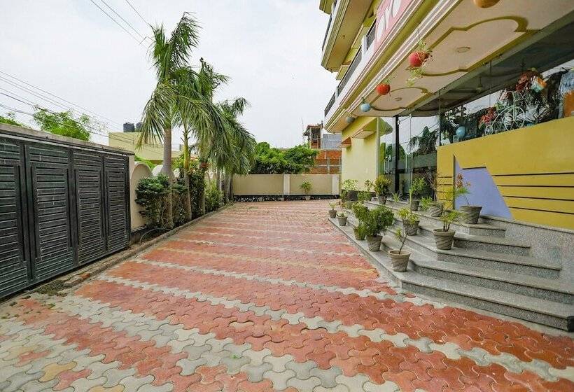 هتل Fabexpress Kriti Green