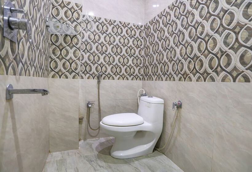 هتل Fabexpress Kriti Green