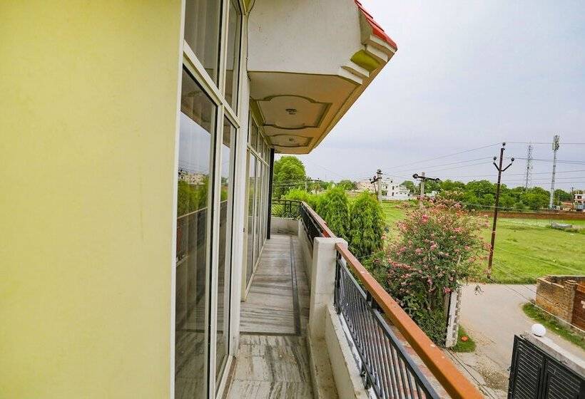 هتل Fabexpress Kriti Green