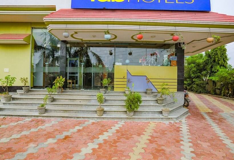 هتل Fabexpress Kriti Green