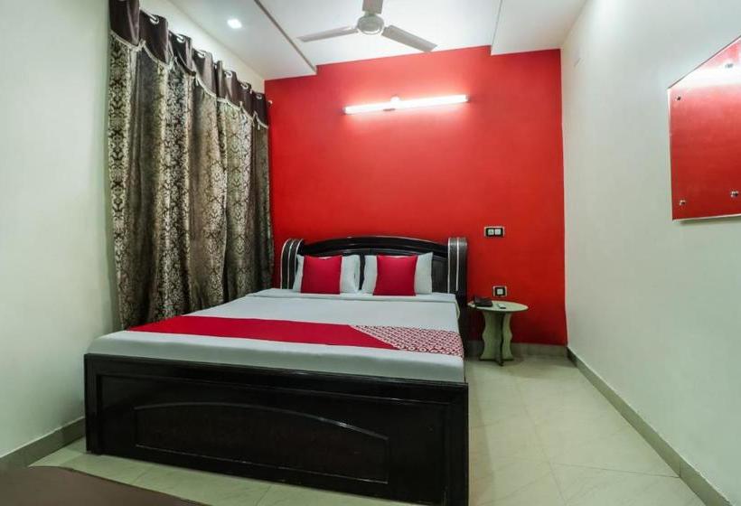 Oyo 28176 Hotel President