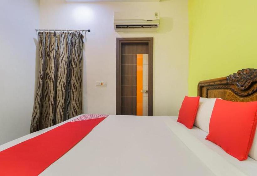 Oyo 28176 Hotel President