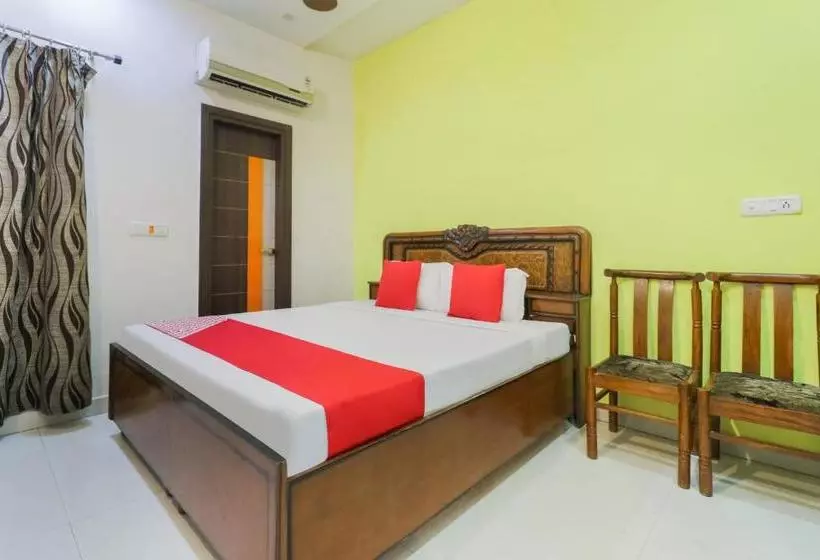 Oyo 28176 Hotel President