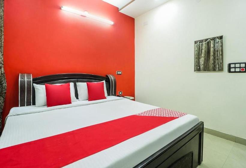 Oyo 28176 Hotel President