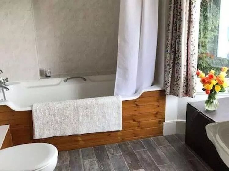 ベッドアンドブレックファースト West End Lodge