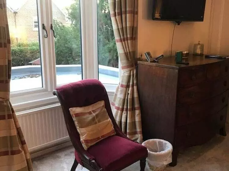 ベッドアンドブレックファースト West End Lodge