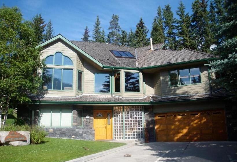 Cascade Court Bed And Breakfast